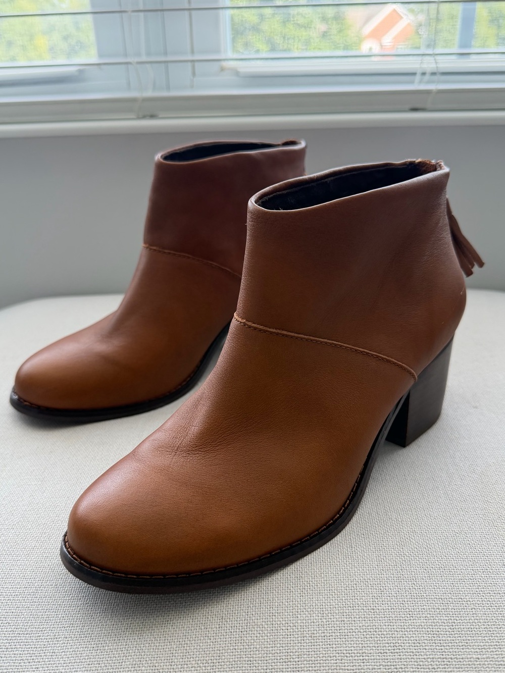 Toms Carpe Diem Leather Ankle Boots Size 7